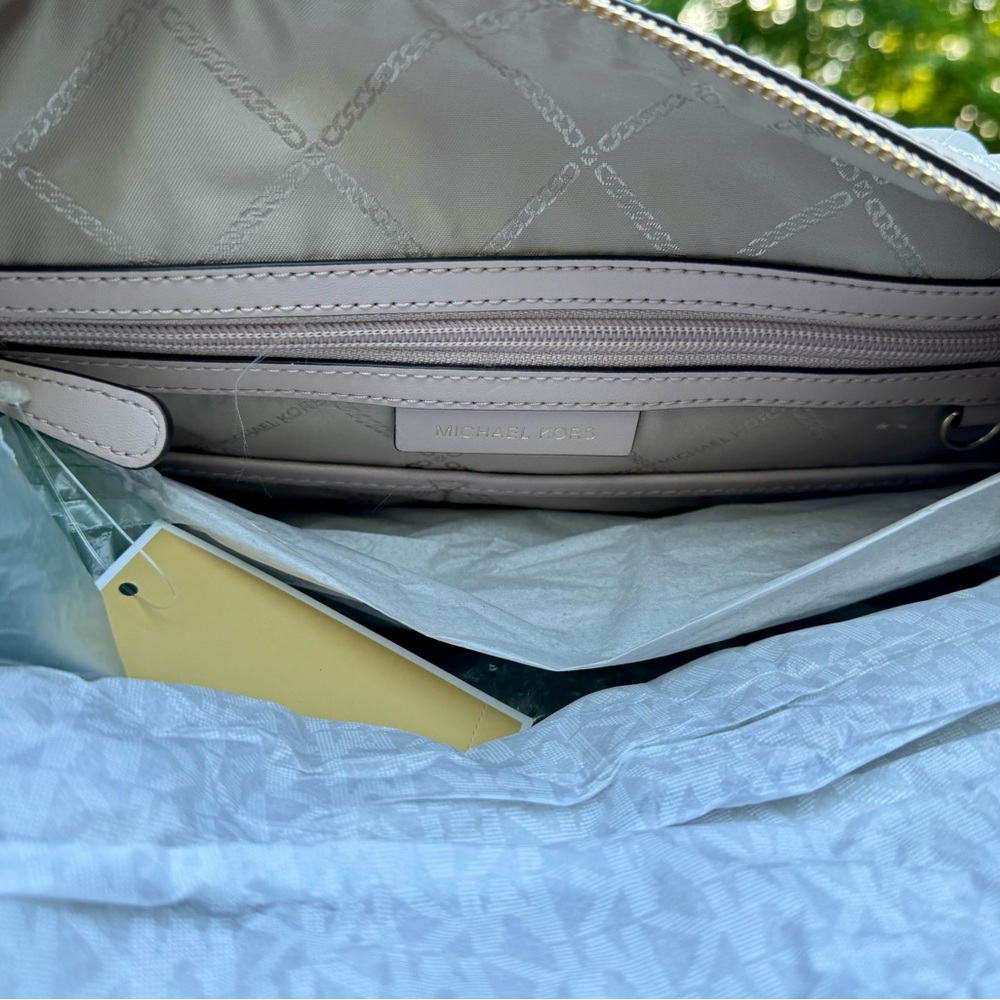 Michael Kors XL Bedford duffle - Picture 7 of 16